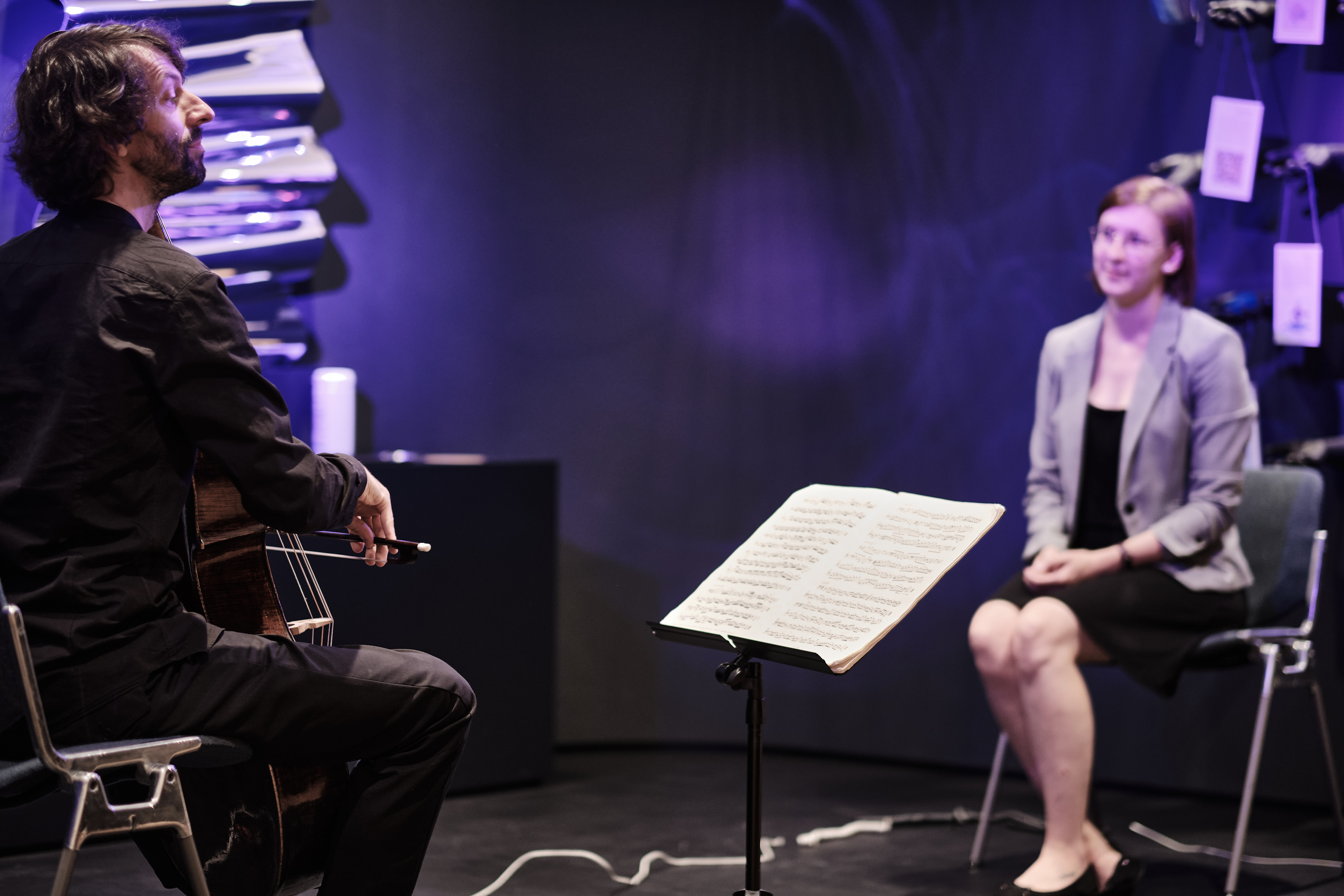 Johannes Berger (Violoncello) im Museum für Kommunikation, Frankfurt.