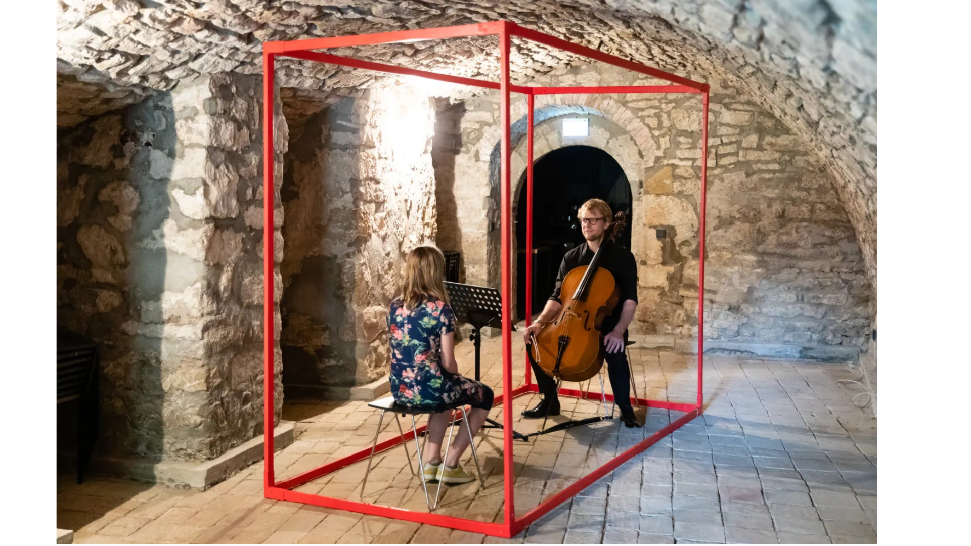 Ein 1:1 CONCERT im Weinkeller Im Kloster Volkenroda mit dem Cellisten Panu Sundqvist.