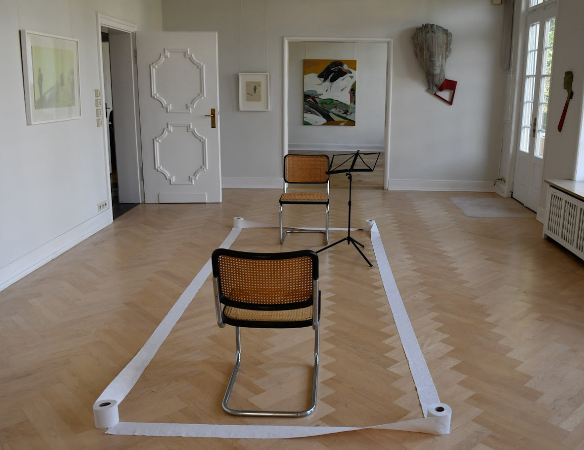 Der erste 1:1 Konzertraum der Pandemie in den Räumen der Galerie Valentien.