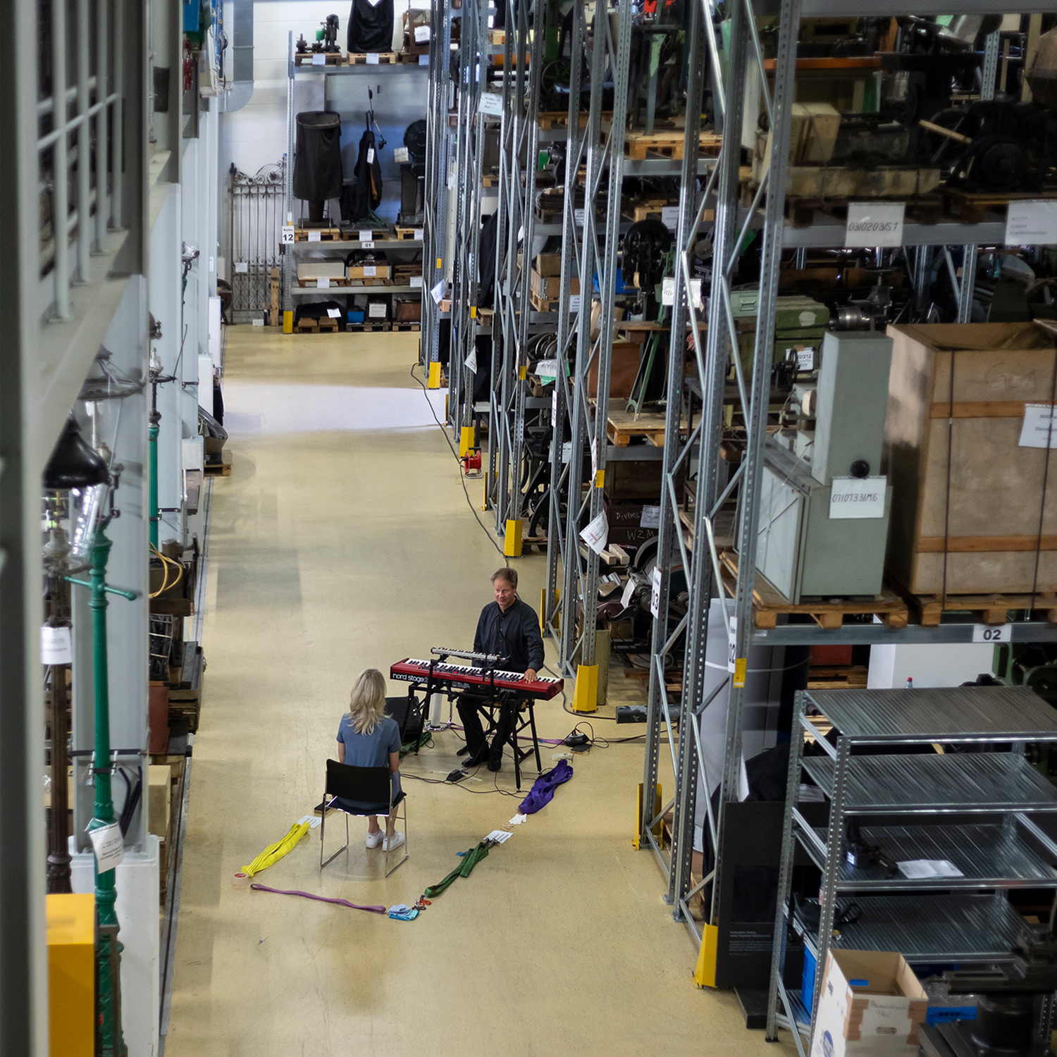 Musiker Volker Braun bei einem 1:1 CONCERT im Depot des Industriemuseum Chemnitz