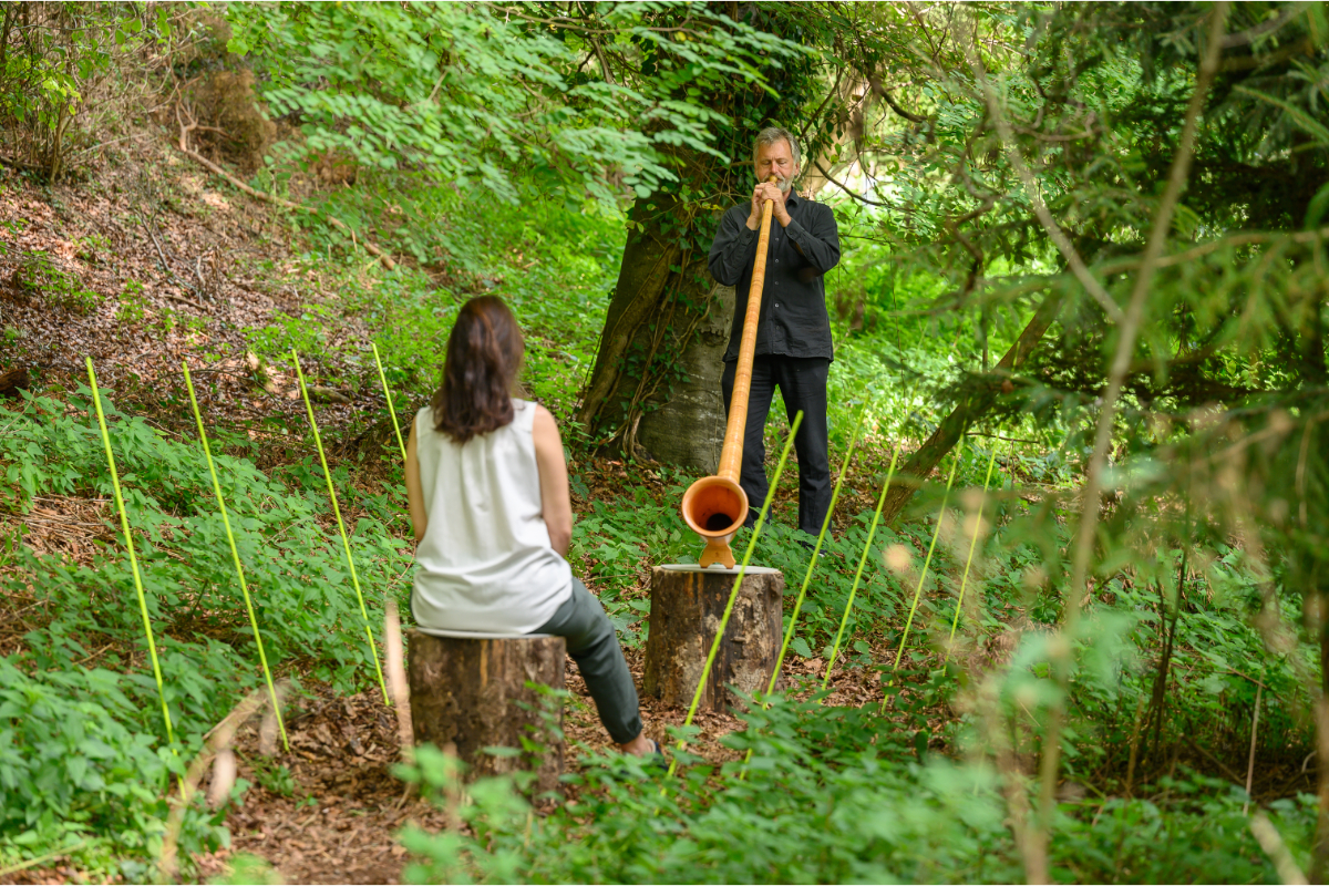 Bernhard Kleins Alphorn ertönt im Salemer Forst.